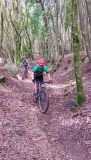 Thomas kochend & bikend in Toscana