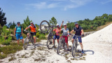 Bikeferien in der Toscana - inklusive Easy E-Bike Programm - Irina rockt  die Trails in der Maremma