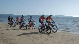 Bikeferien in der Toskana mit MTBeer im Cicalino am Dienstag, 18. Oktober 2022. Tagestour nach Follonica ans Meer. 
Foto Martin Platter  - Von jungen und alten Menschen