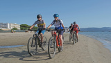 Bikeferien in der Toskana mit MTBeer im Cicalino am Dienstag, 18. Oktober 2022. Tagestour nach Follonica ans Meer. 
Foto Martin Platter  - Von jungen und alten Menschen